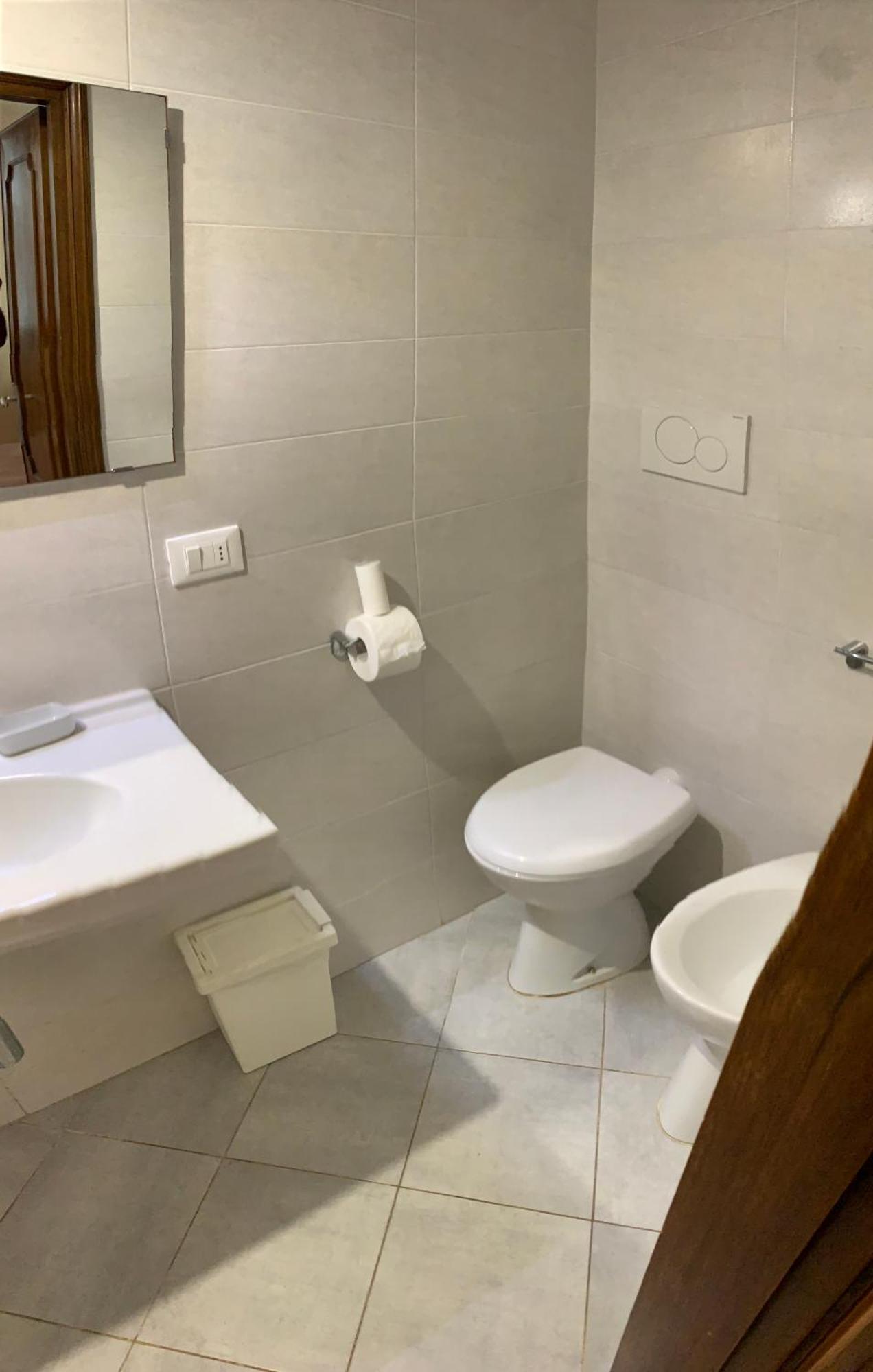 Romantic Enchantment With Private Bathroom Pensión *
